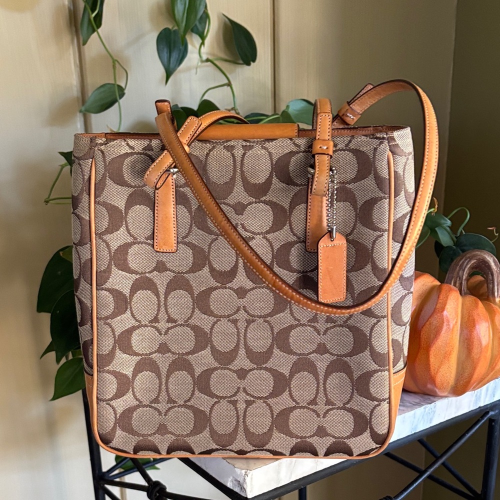 VINTAGE COACH TAN SIGNATURE TOTE F1K-6090